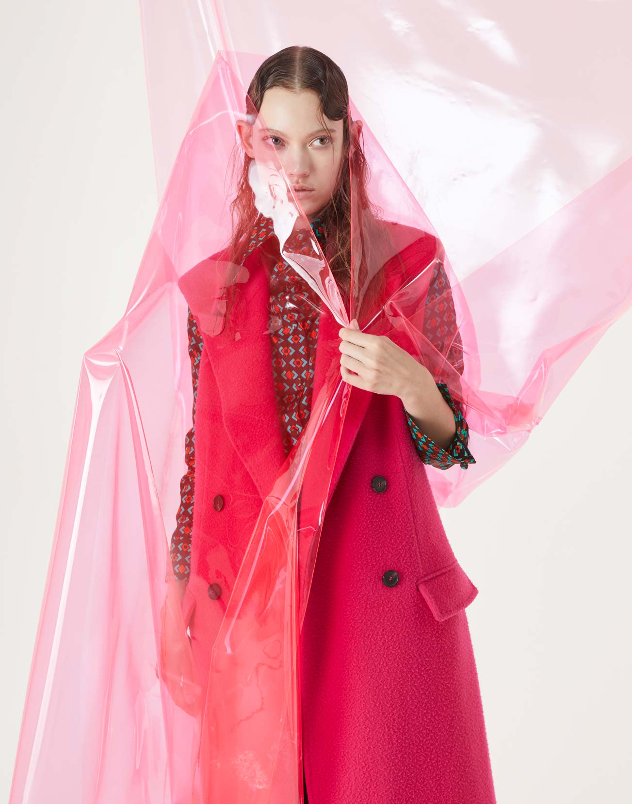 L'Officiel Austria La Vie en Plastique editoriale di moda