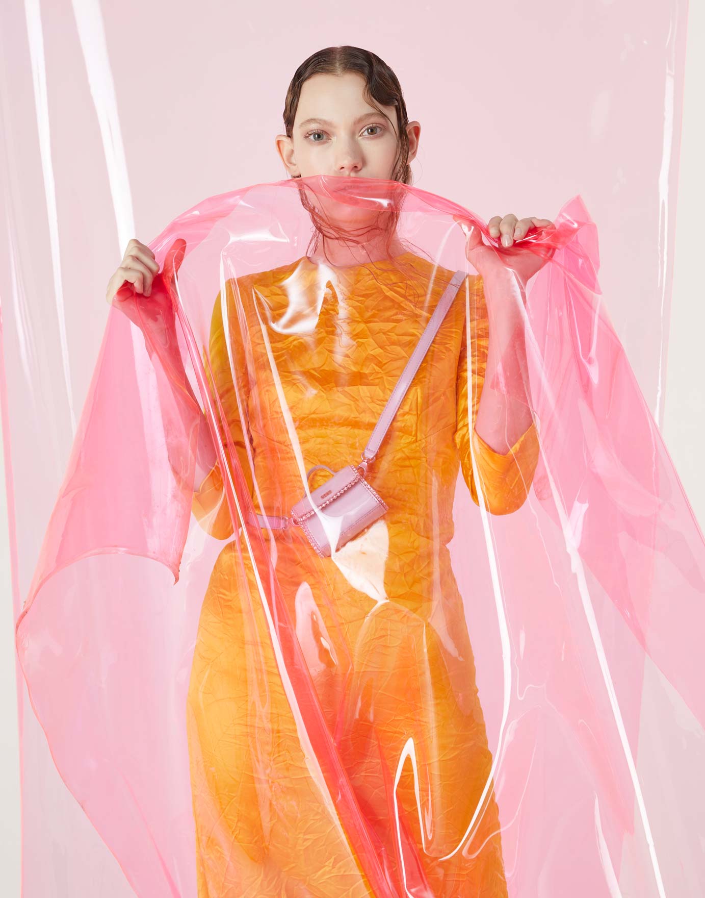 L'Officiel Austria La Vie en Plastique editoriale di moda